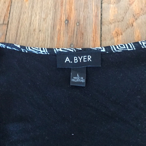 Black open shoulder top - Picture 2 of 5